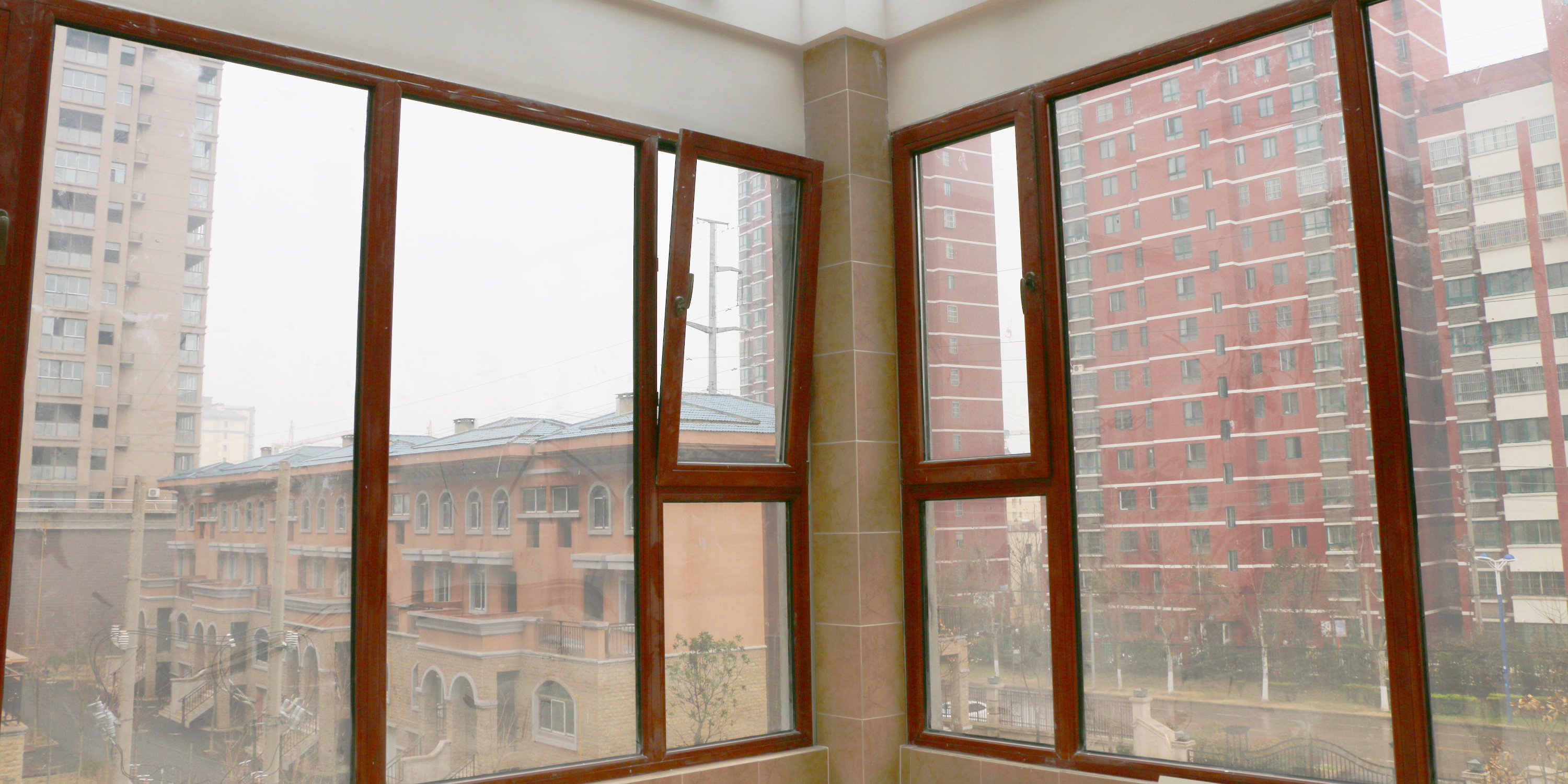 什么是鋁包木門窗？使用鋁包木門窗的陽(yáng)光房效果怎么樣？