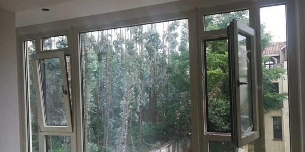 陽(yáng)春三月更適合去選購(gòu)鋁包木門(mén)窗