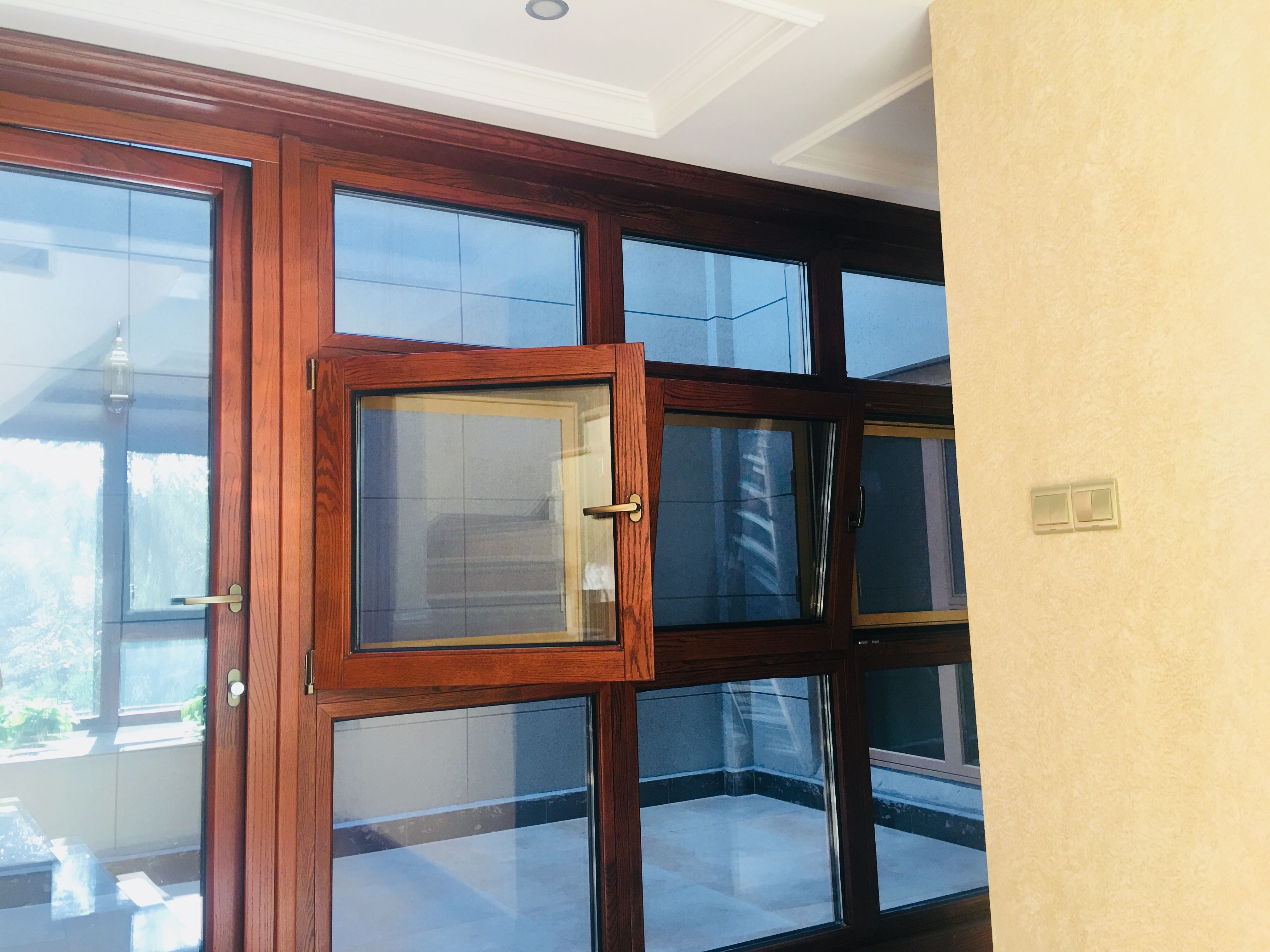 送給受騙的你!鋁包木門窗六大識(shí)別技巧!