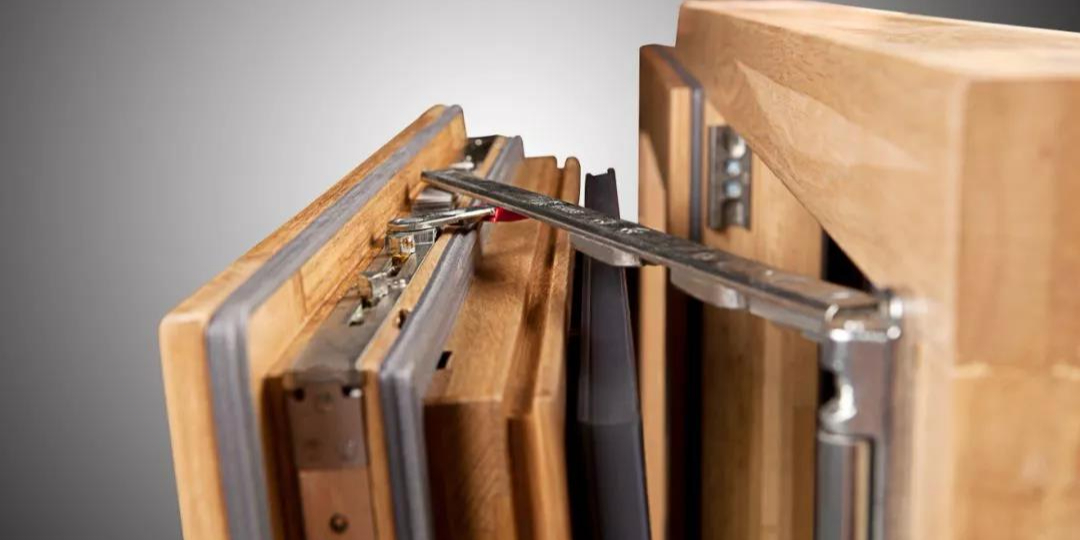 鋁木復(fù)合門窗與鋁包木門窗兩者的區(qū)別，大家知道嗎？