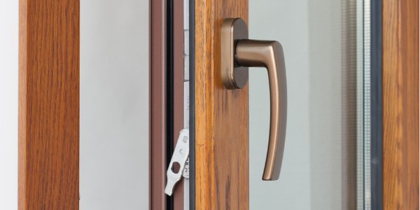 該如何選擇鋁木復合門窗